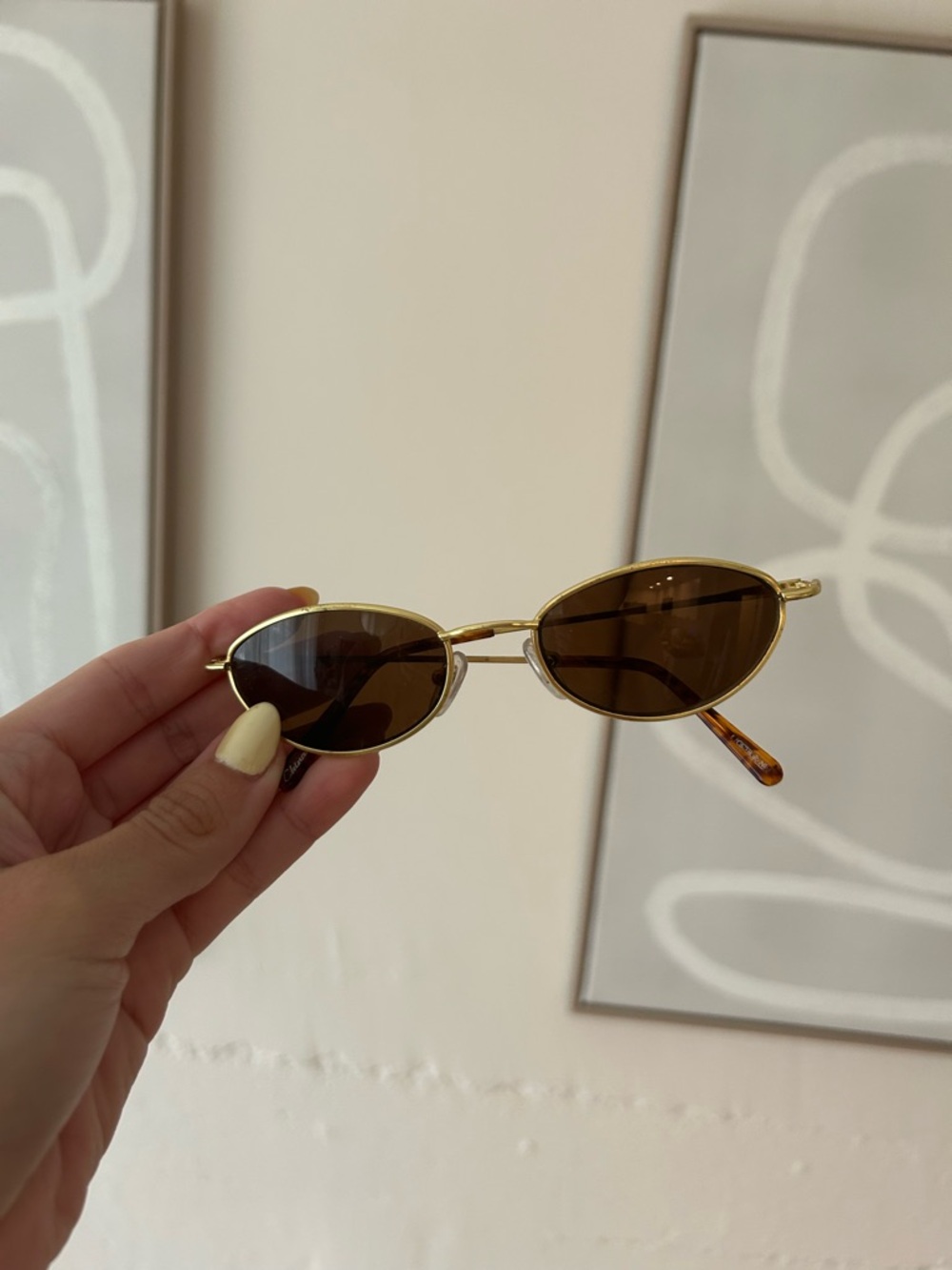 90s Retro Oval Sunnies